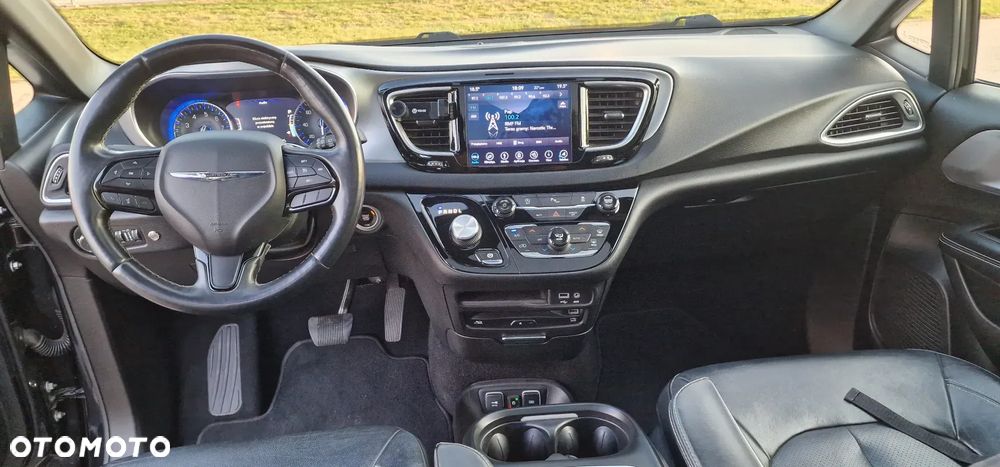 Chrysler Pacifica - 14