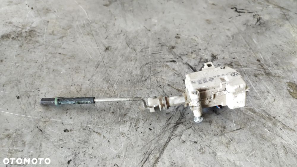 SIŁOWNIK ZAMKA KLAPY TYŁ OCTAVIA 1 - 3