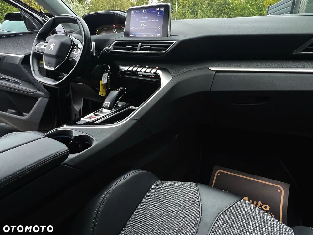 Peugeot 5008 1.6 PureTech Allure S&S EAT8 - 18