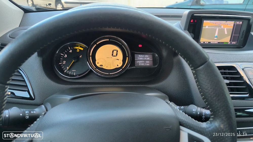 Renault Mégane ENERGY dCi 110 Start & Stop Bose Edition - 19