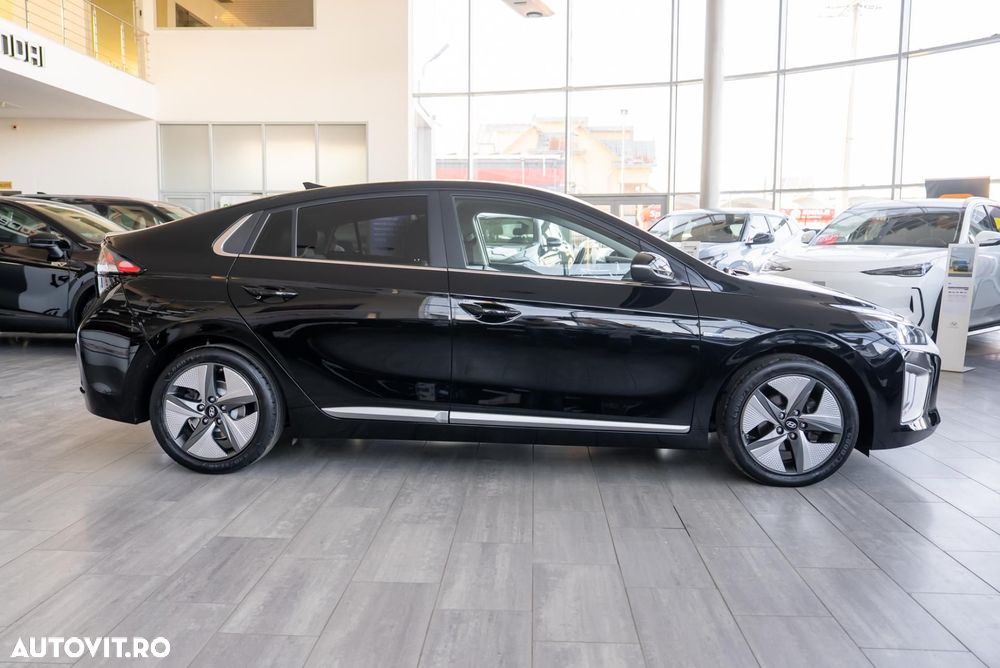 Hyundai IONIQ 1.6 GDI Premium - 8