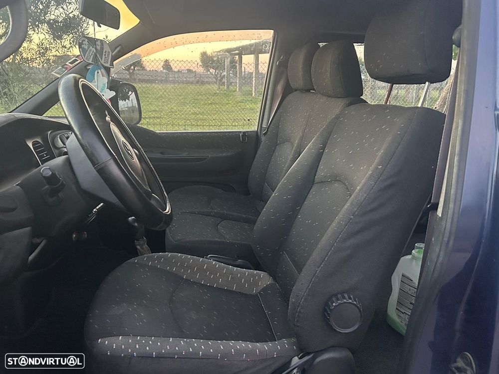 Hyundai H-1 Starex - 4
