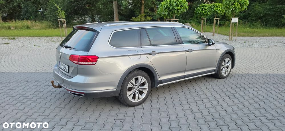 Volkswagen Passat - 2