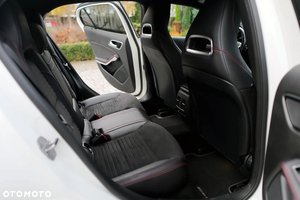 Mercedes-Benz GLA 220 4-Matic AMG Line - 4