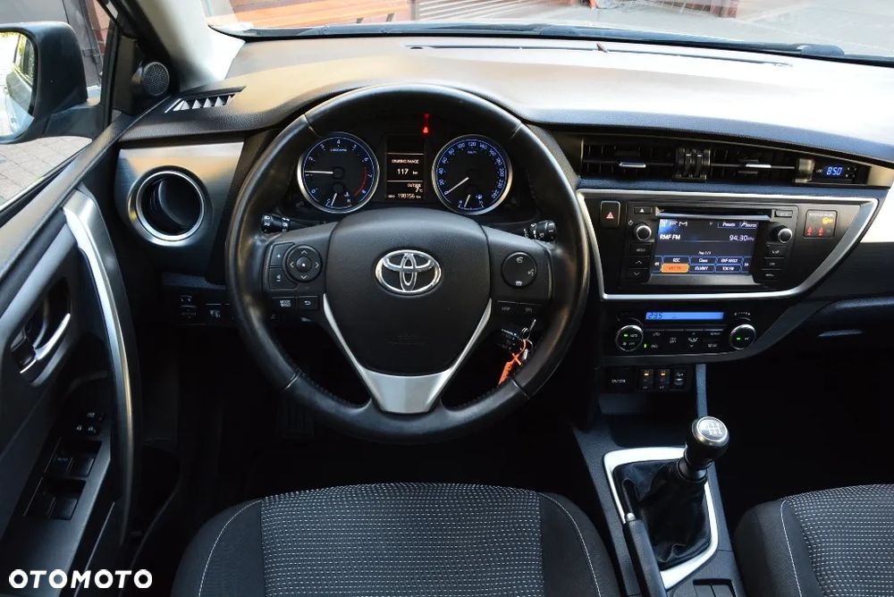 Toyota Auris 1.6 Premium Comfort - 8
