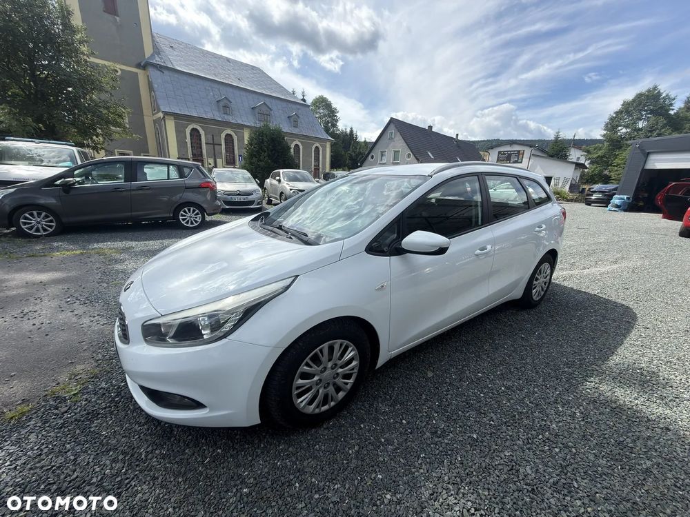 Kia Ceed - 10