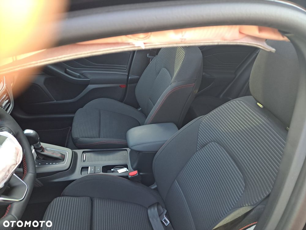 Ford Focus 1.0 EcoBoost Hybrid ST-LINE - 7