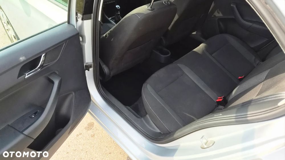 Skoda RAPID 1.6 TDI DPF Style - 8