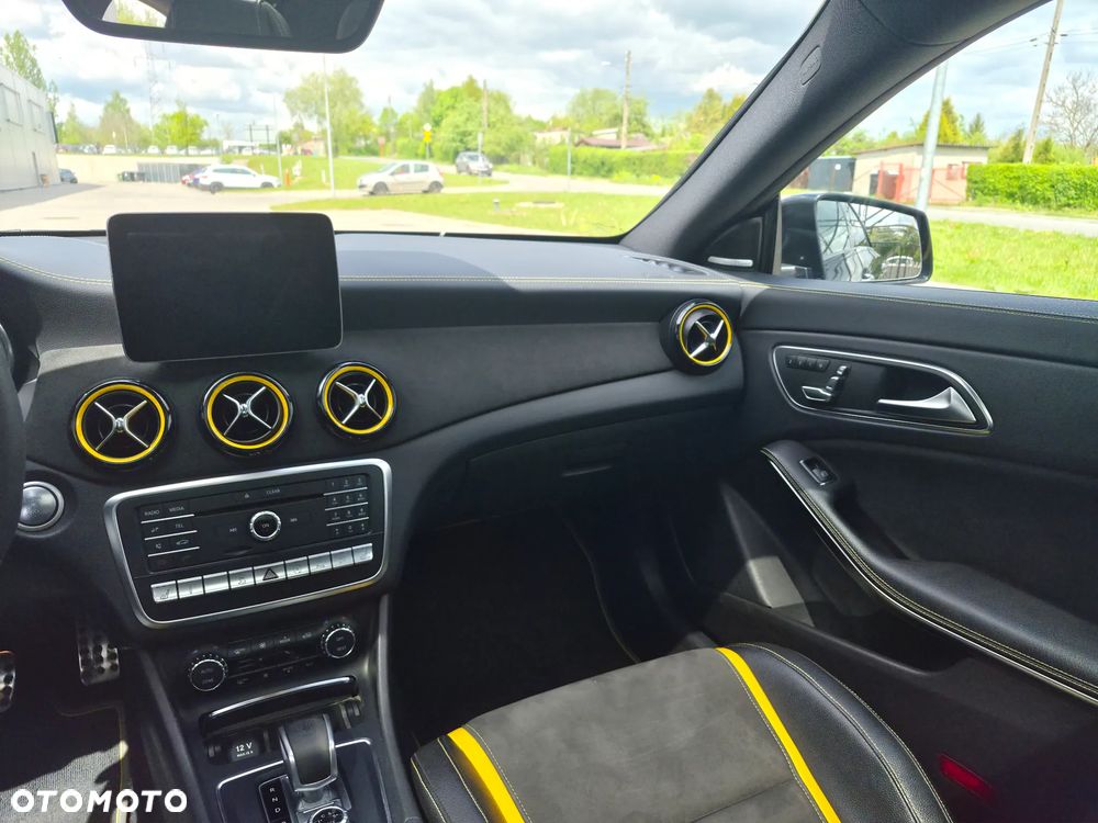 Mercedes-Benz CLA AMG 45 4Matic AMG Speedshift 7G-DCT Yellow Night Edition - 17