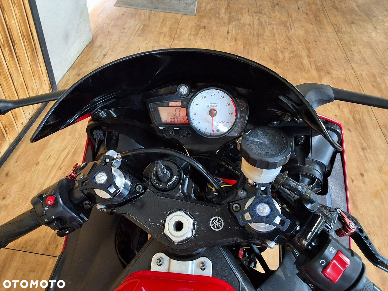 Yamaha R6 - 13