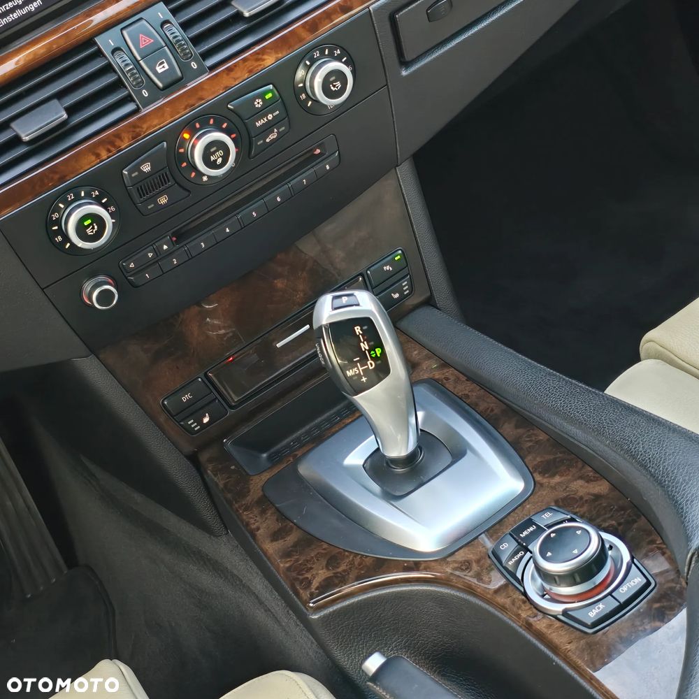 BMW Seria 5 530d Sport-Aut Edition Sport - 35