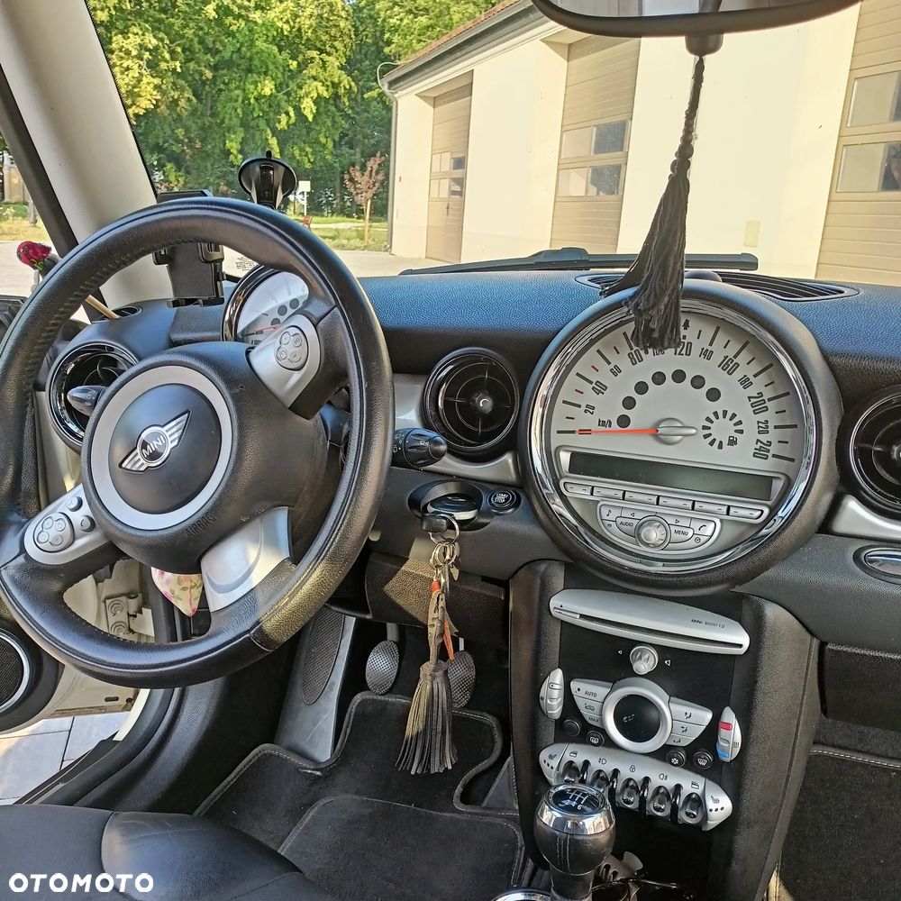 MINI Cooper Standard - 6