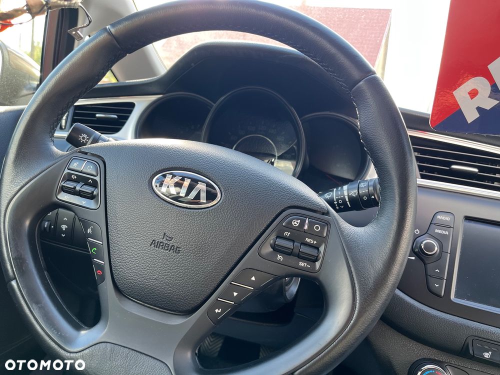 Kia Ceed 1.6 GDI Fifa World Cup Edition - 17