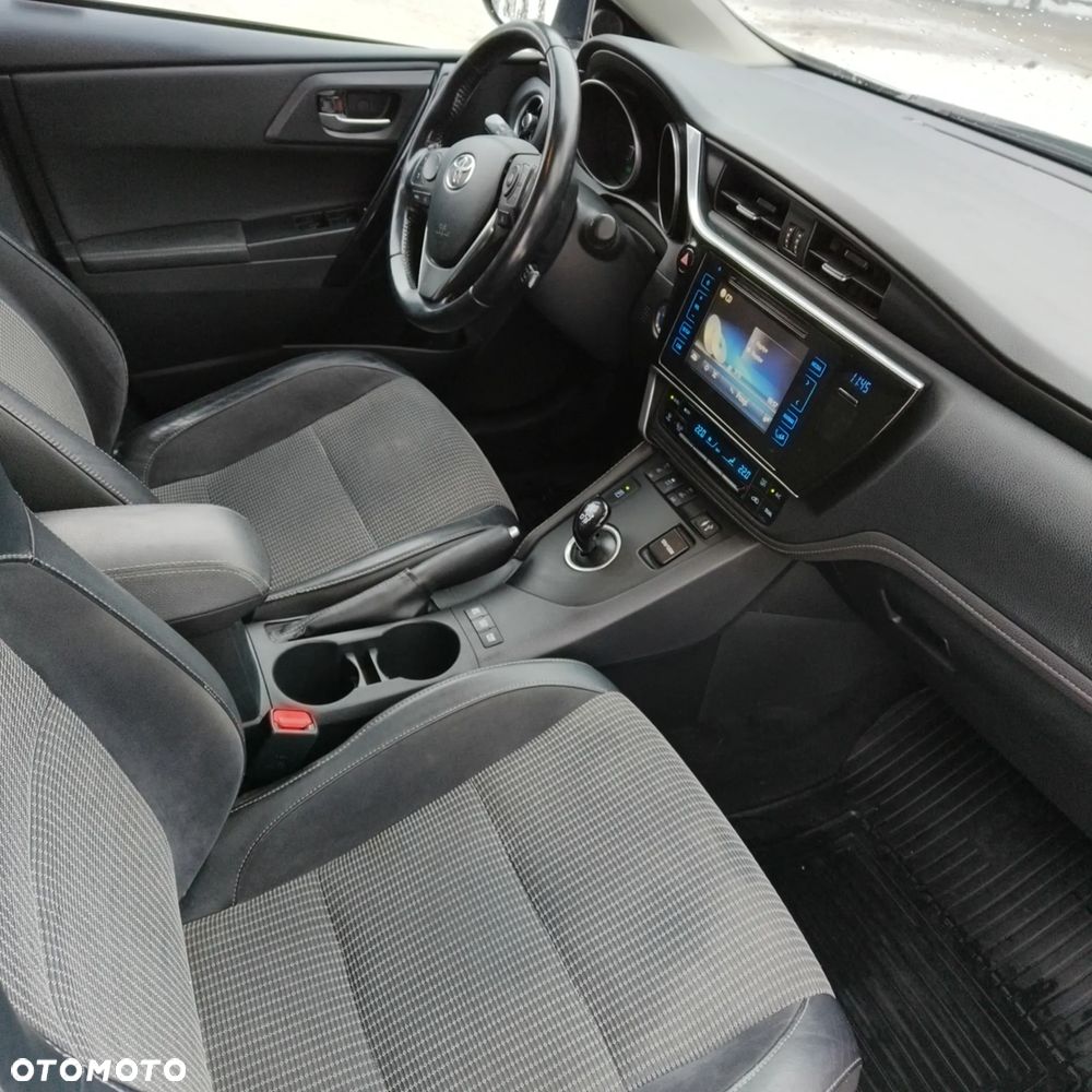 Toyota Auris Hybrid 135 Prestige - 17