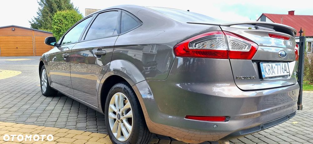 Ford Mondeo 1.6 T Ambiente - 12