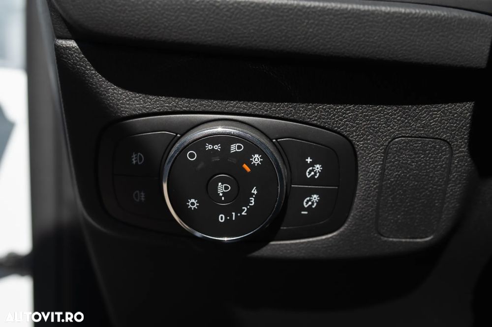 Ford Focus 1.5 EcoBlue 8AT Titanium - 17