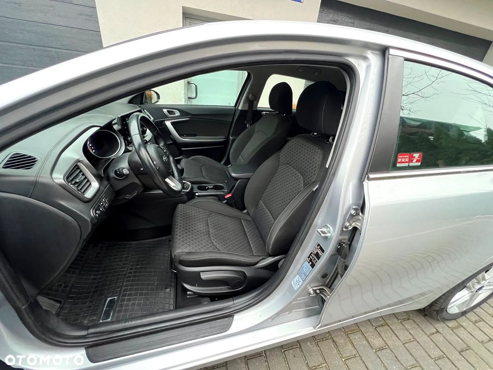 Kia Ceed 1.6 CRDi SCR M - 4