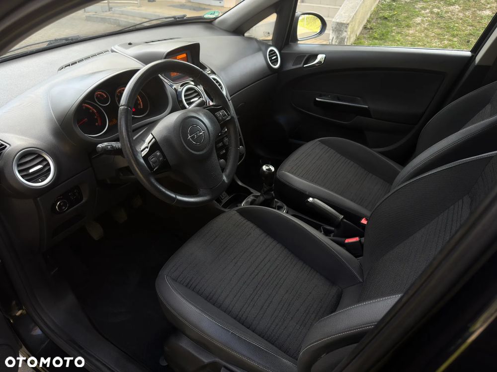 Opel Corsa 1.4 16V Energy - 9