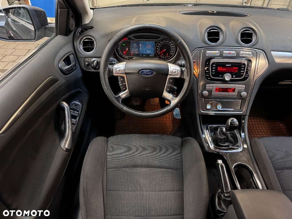 Ford Mondeo - 28