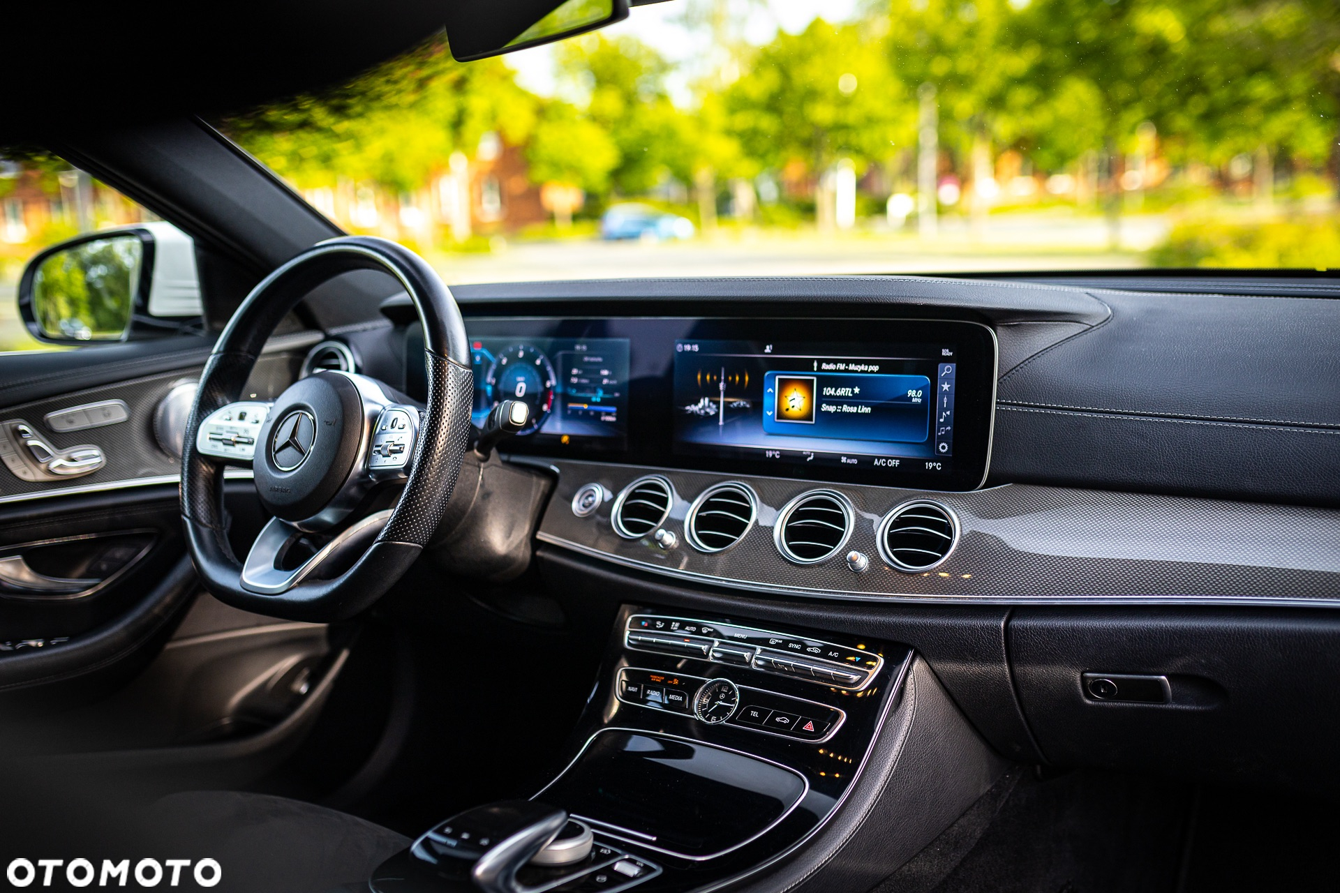 Mercedes-Benz Klasa E 220 d 4-Matic 9G-TRONIC - 15