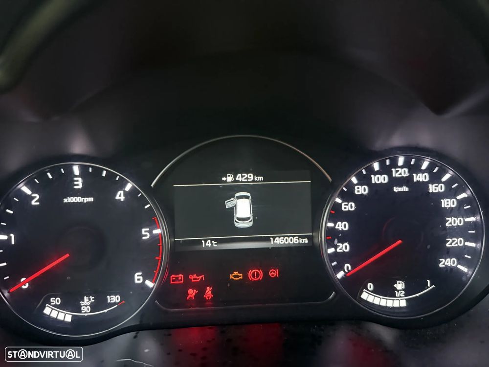 Kia Carens 1.7 CRDi ISG TX - 9