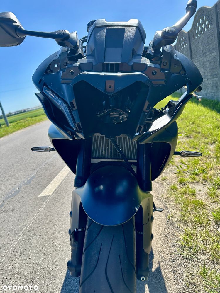 Yamaha R7 - 8