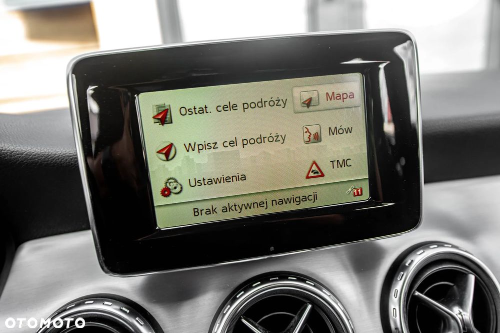 Mercedes-Benz GLA 250 4Matic 7G-DCT AMG Line - 32