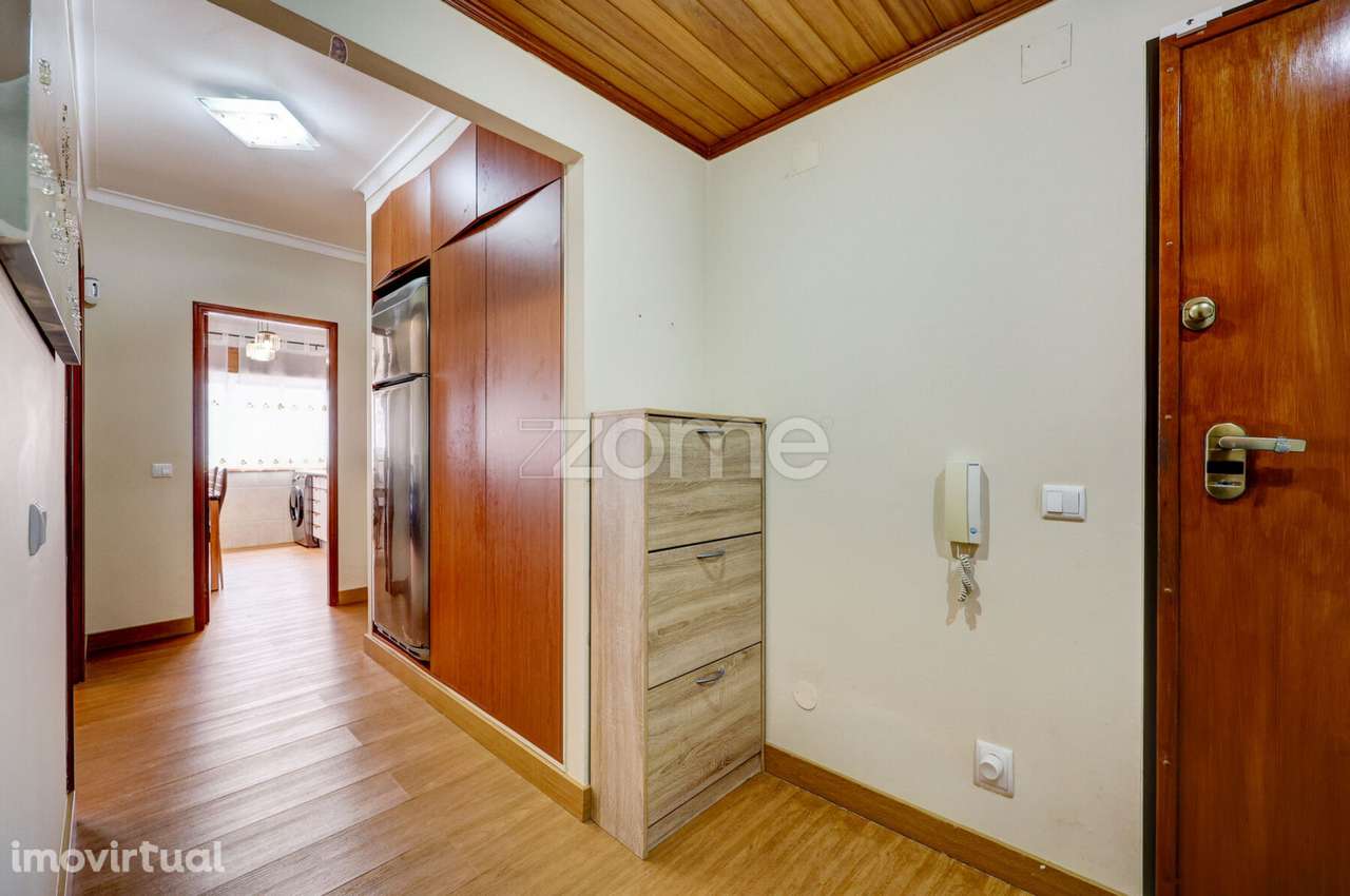Apartamento T2 em Fitares, recentemente renovado - Grande imagem: 2/36