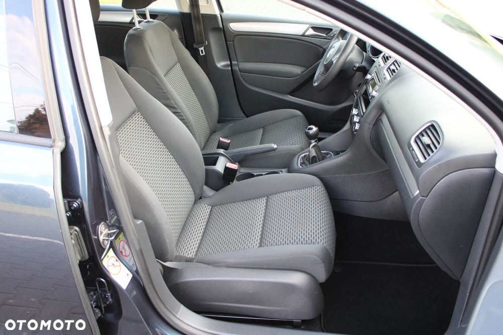 Volkswagen Golf - 22