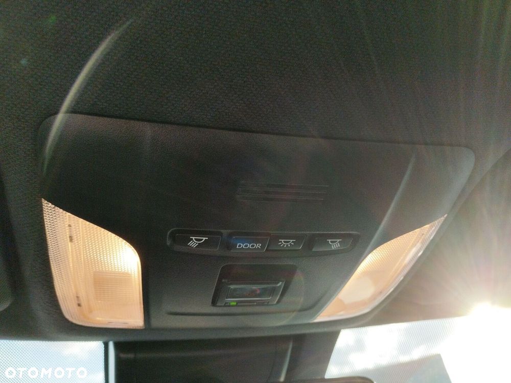 Toyota Corolla 1.8 Hybrid Comfort - 22