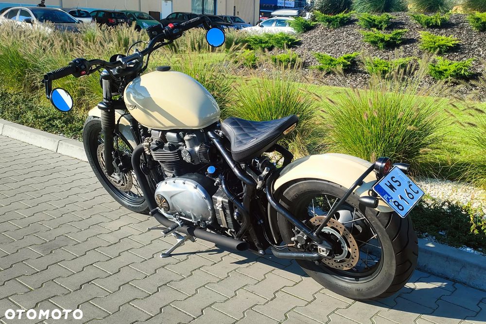 Triumph Bonneville Bobber - 6