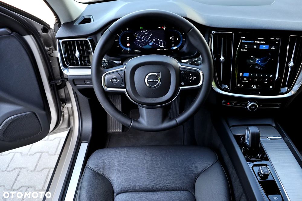Volvo V60 B4 D Momentum Pro - 23