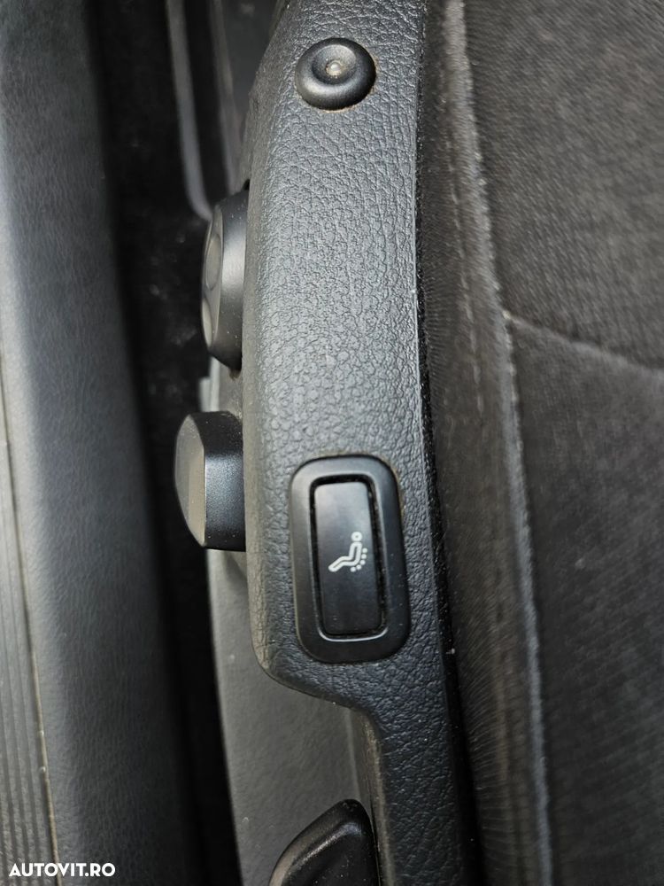 Volkswagen Passat Variant 2.0 TDI Blue TDI Highline - 12