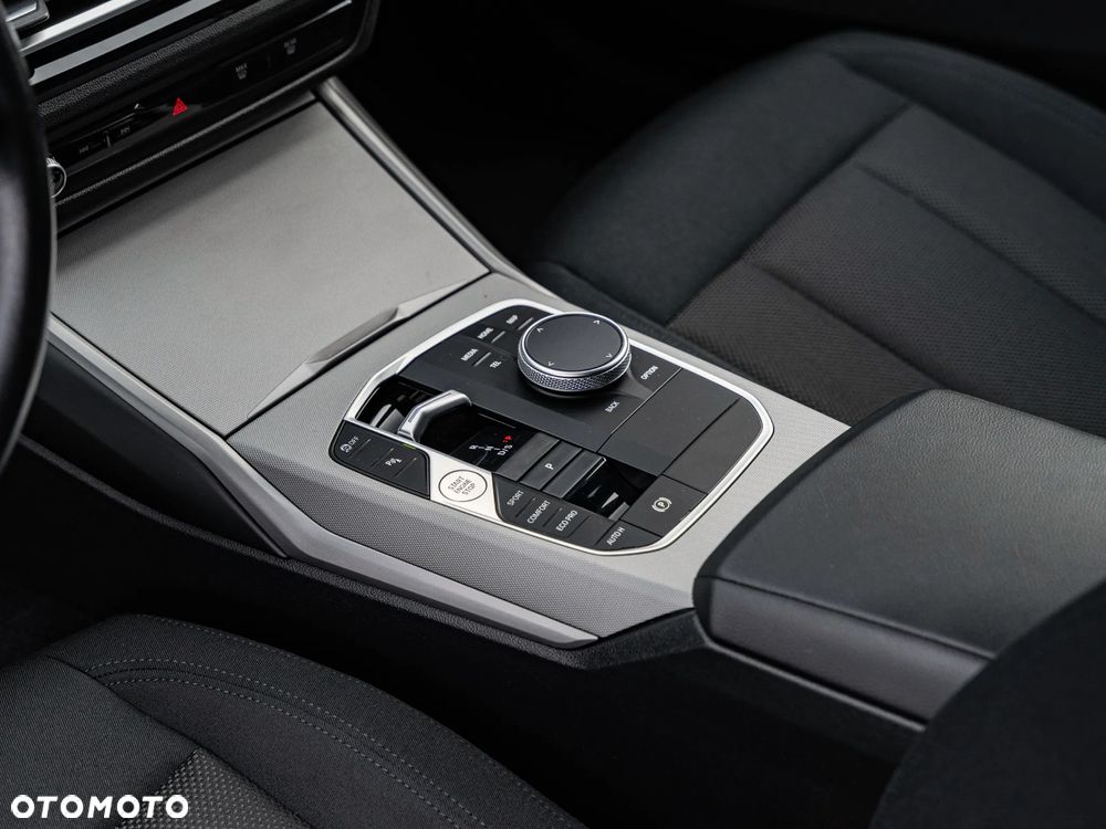 BMW Seria 3 318d - 19