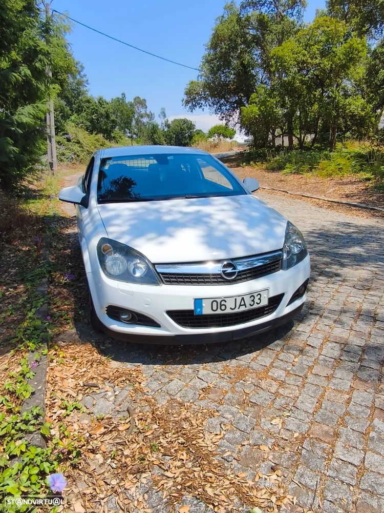 Opel Astra GTC 1.3 CDTI - 2