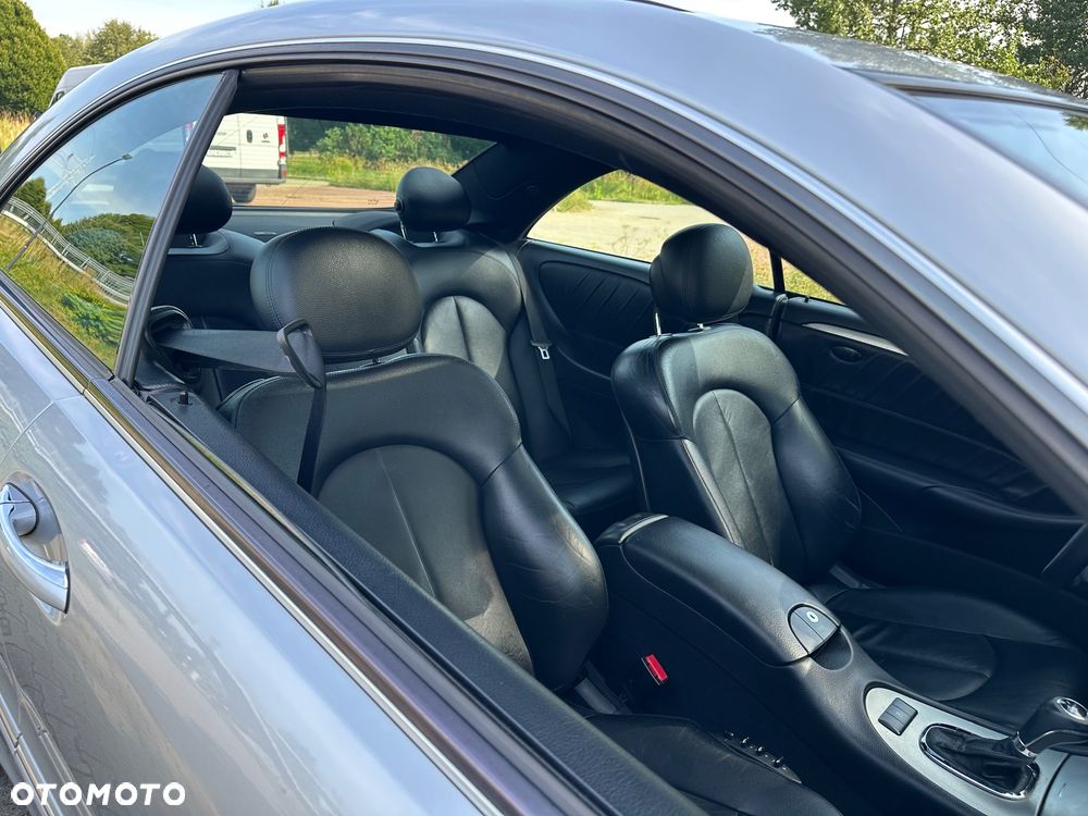 Mercedes-Benz CLK 320 CDI 7G-TRONIC Avantgarde DPF Sport Edition - 27