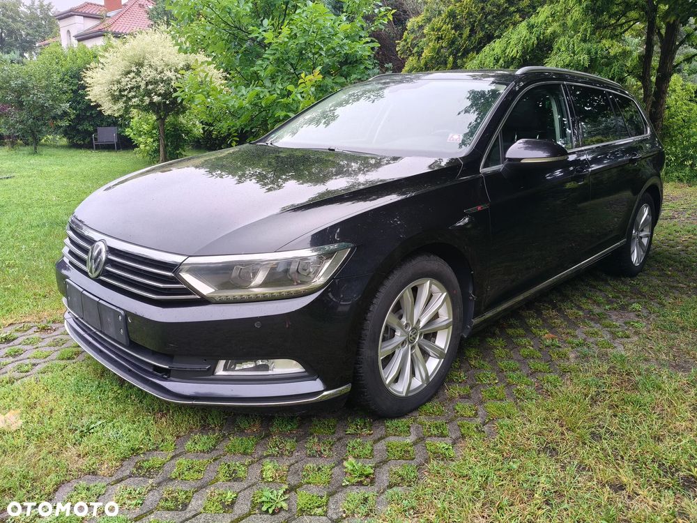 Volkswagen Passat - 1