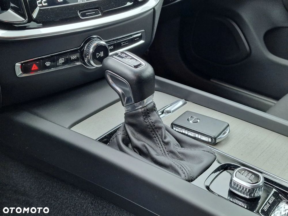 Volvo V60 Cross Country D4 AWD Geartronic - 17