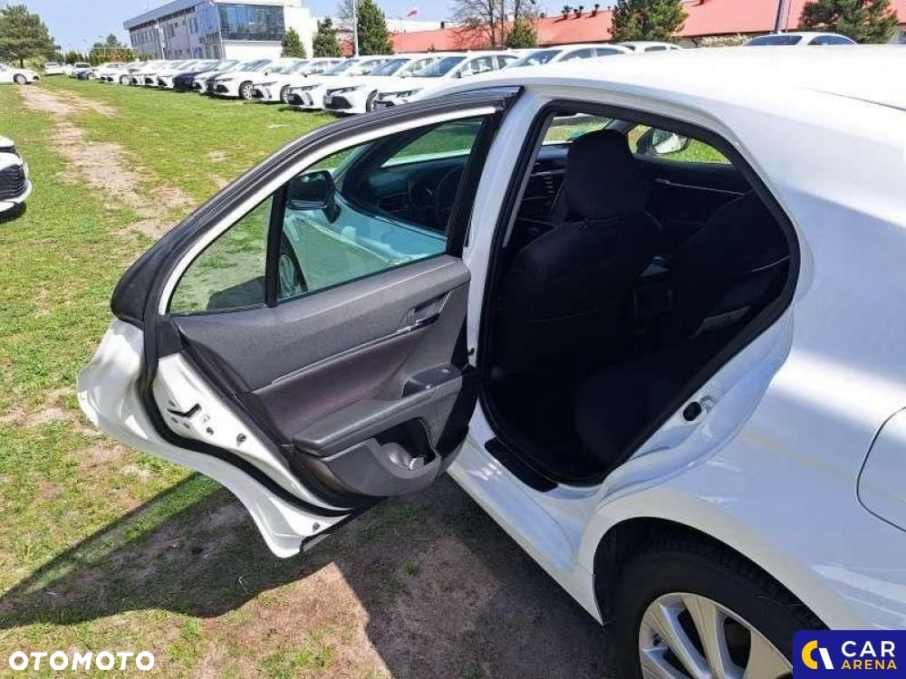 Toyota Camry - 30