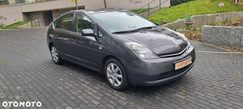 Toyota Prius 1.5 VVT-i Sol - 10