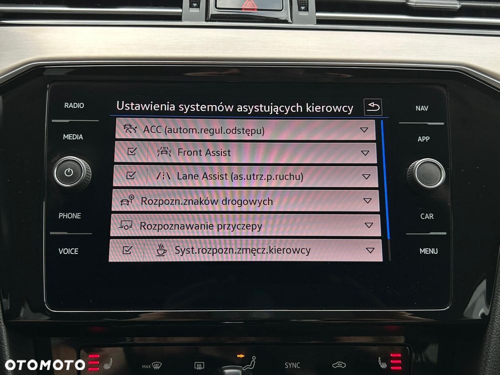 Volkswagen Passat Variant 2.0 TDI EVO Elegance DSG - 30