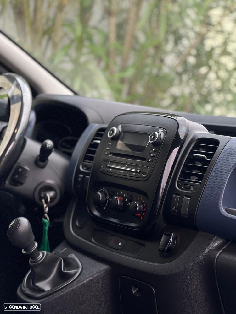 Opel Vivaro 1.6CDTI longa - 2