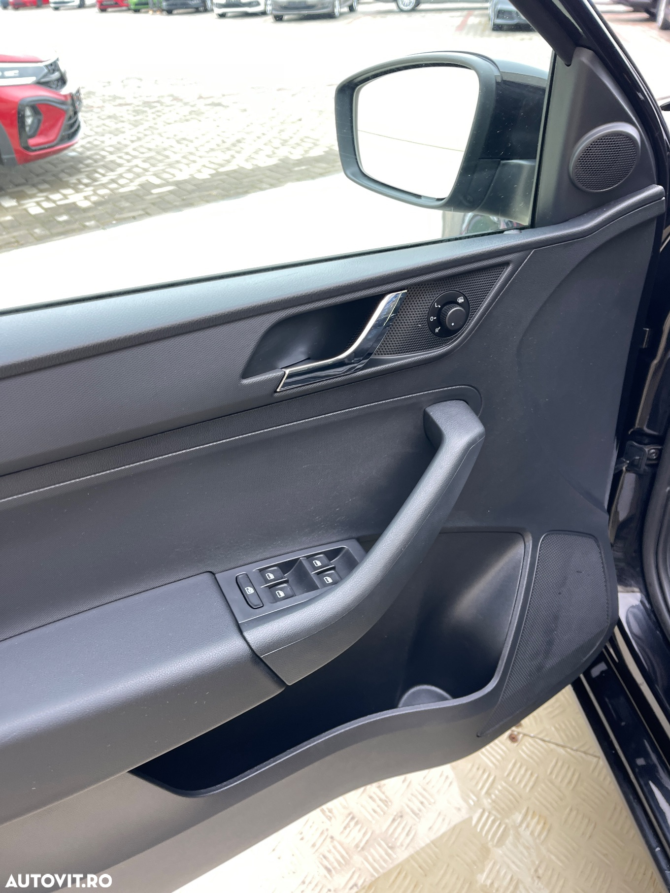 Skoda RAPID 1.2 TSI Ambition - 31