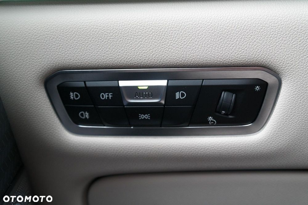 BMW X7 - 27