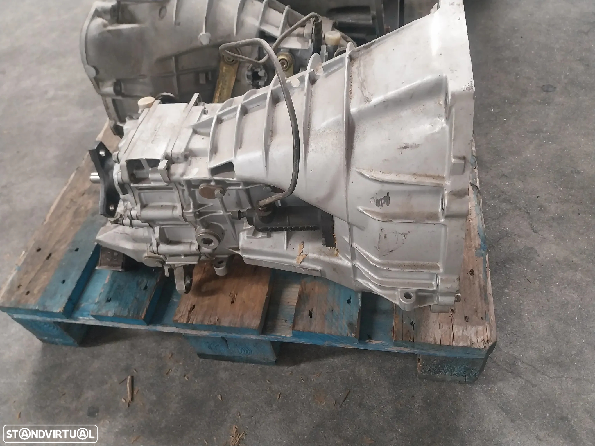 Caixa 5 velocidades Mercedes 190D Ref: 717 412 - 3
