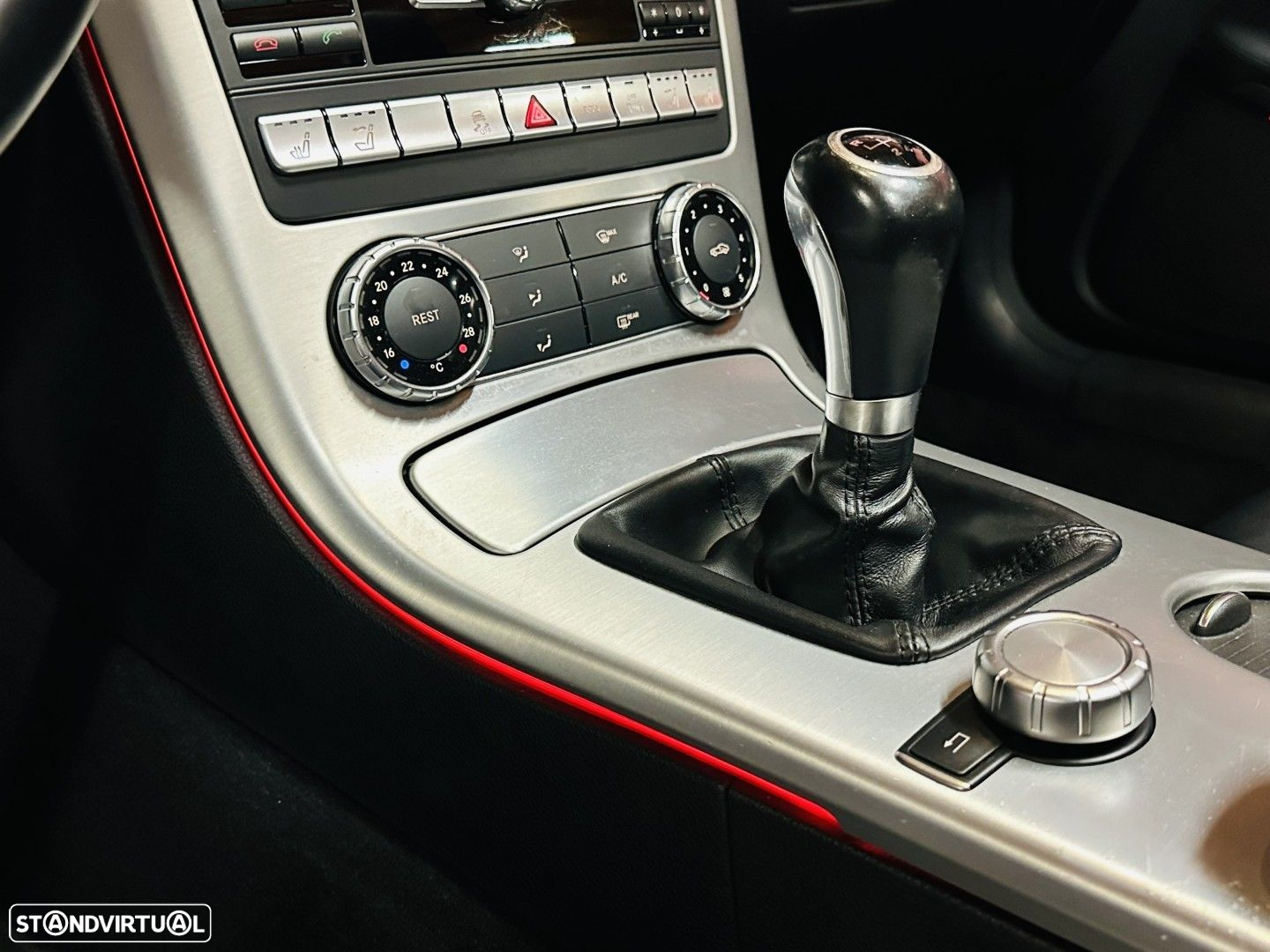 Mercedes-Benz SLK 200 (BlueEFFICIENCY) - 17