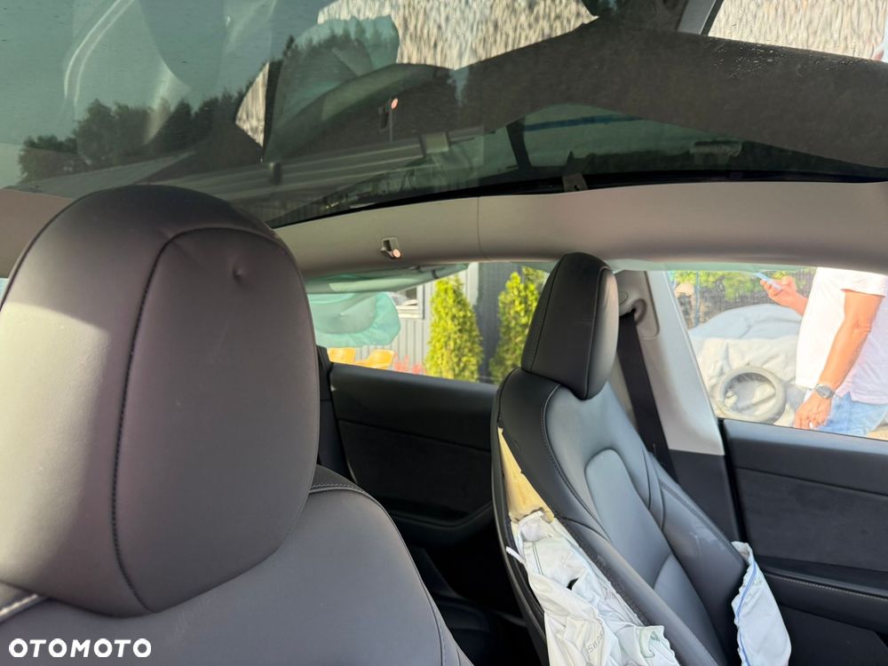 Tesla Model Y Long Range Dual Motor AWD - 22