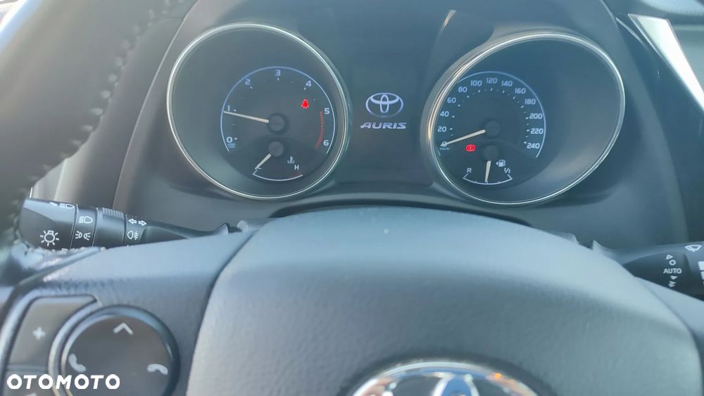 Toyota Auris 1.6 D-4D Premium - 26
