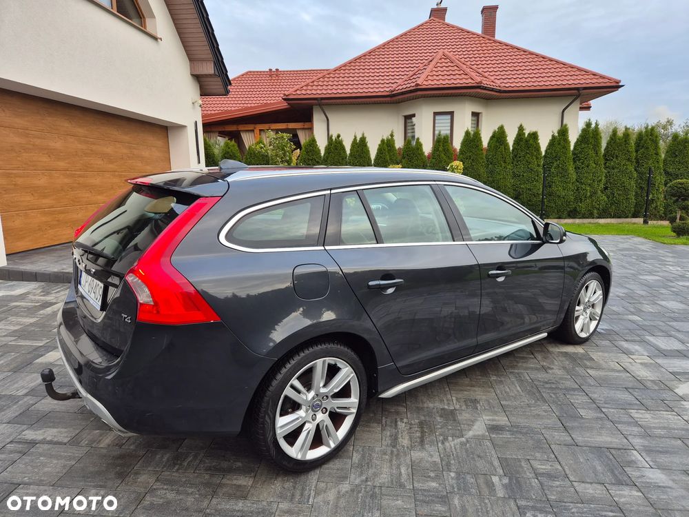Volvo V60 T4 Summum - 30