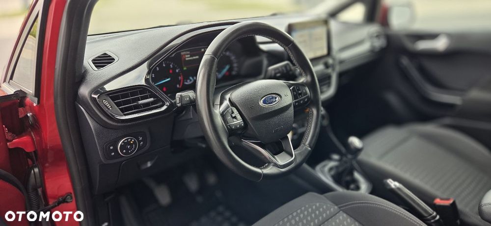 Ford Fiesta 1.1 S&S TITANIUM - 34